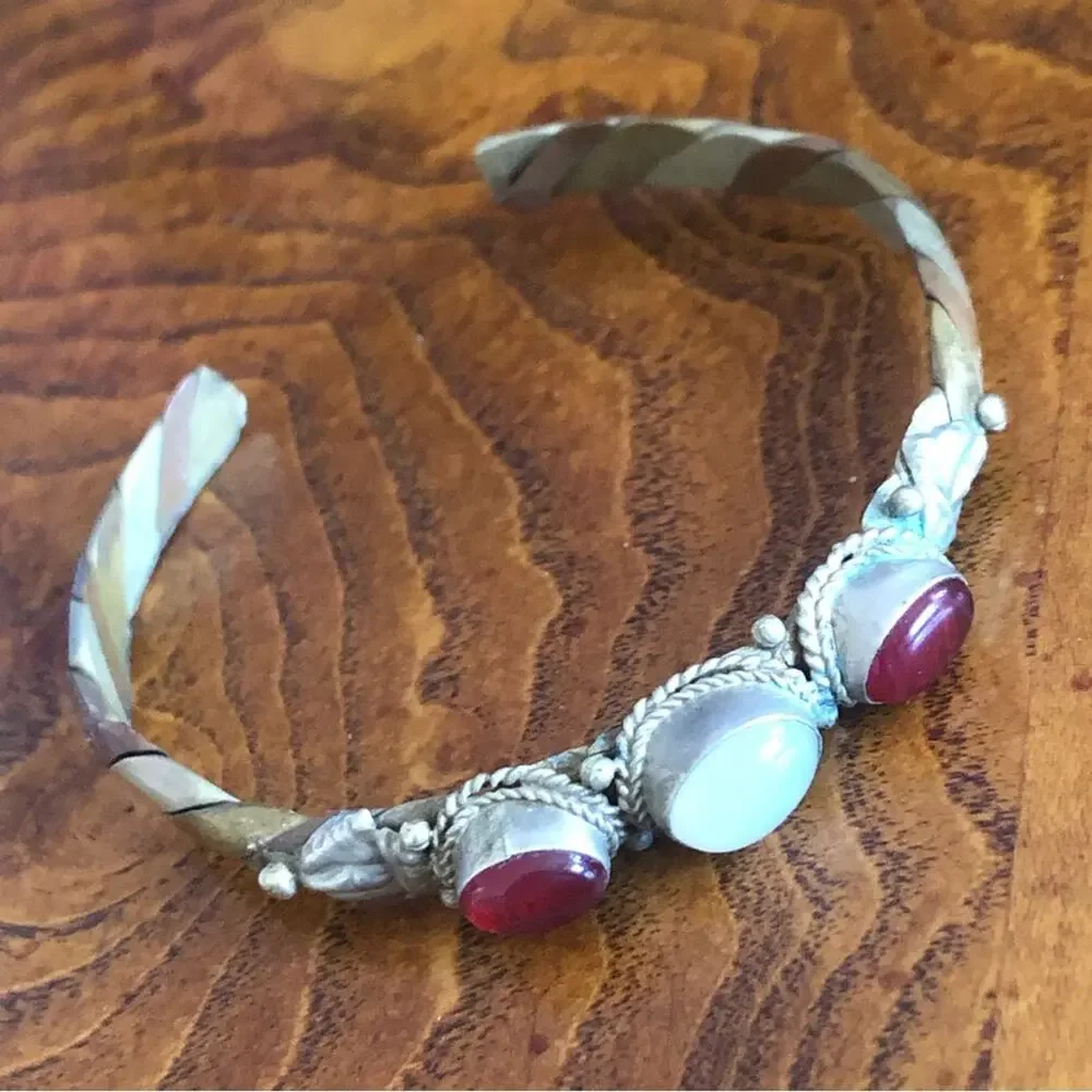 Vintage handcrafted genuine ruby and opaline cabochon stone twist metal bracelet